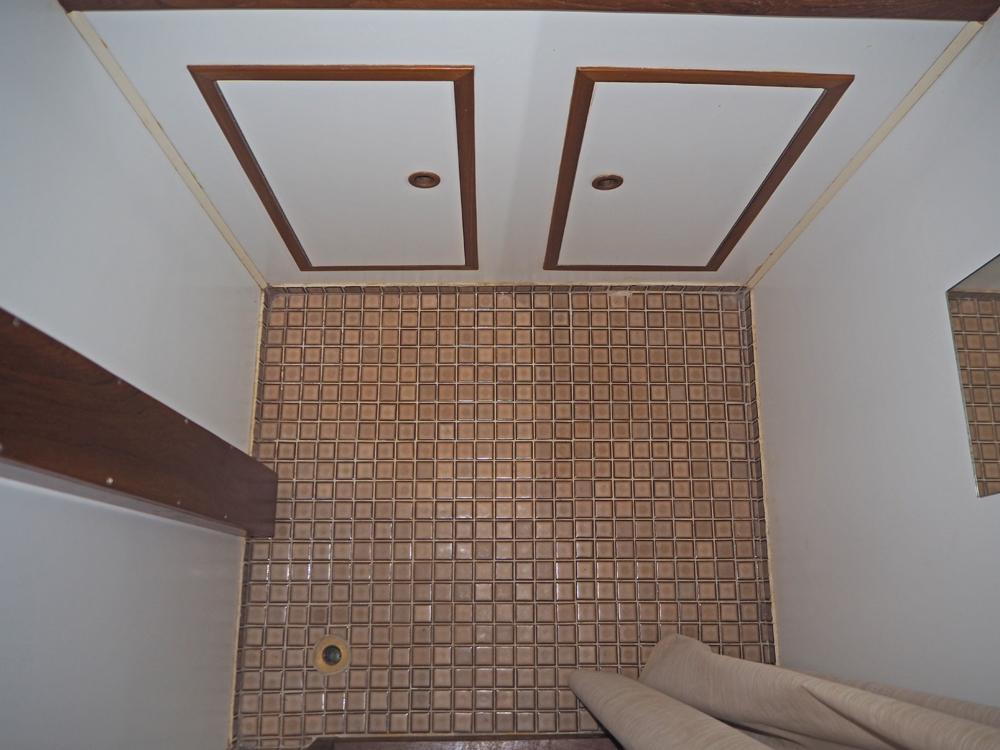 Aft cabin, Accommodation